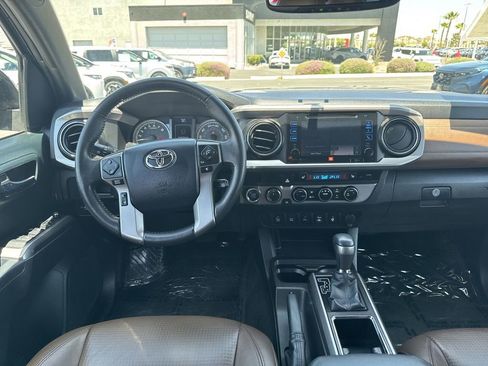 Used 2016 Toyota Tacoma Limited w/ Towing Package AWD/4WD image 18