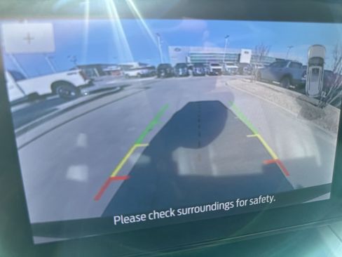 Used 2022 Ford Explorer XLT w/ Equipment Group 202A image 24