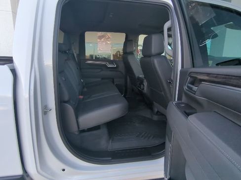 Used 2025 Chevrolet Silverado 2500 LTZ w/ LTZ Premium Package image 18