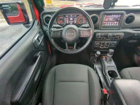 Certified 2021 Jeep Gladiator Sport AWD/4WD image 17
