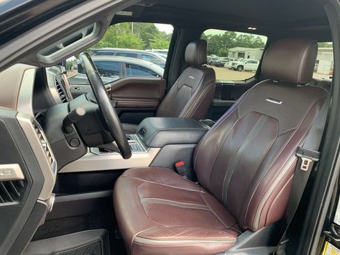Used 2017 Ford F150 Platinum w/ Equipment Group 701A Luxury AWD/4WD image 23