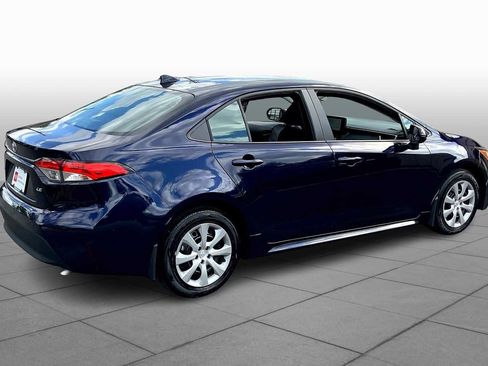 Used 2025 Toyota Corolla LE FWD image 13