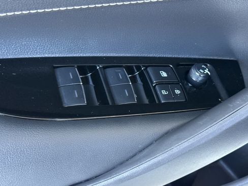 Certified 2025 Toyota Corolla SE FWD image 13