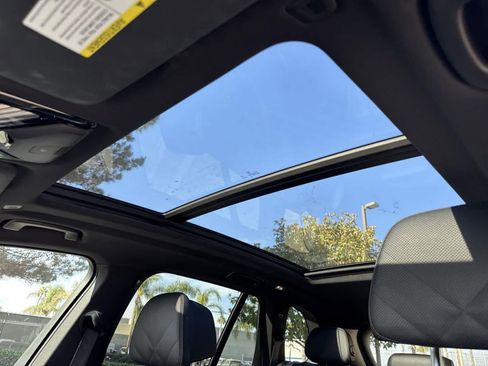 Used 2024 BMW X5 xDrive50e image 8