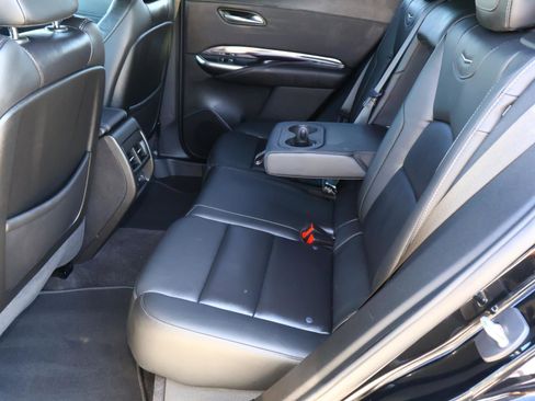 Used 2023 Cadillac XT4 Luxury w/ Cold Weather Package image 25