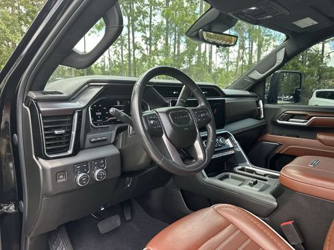 Certified 2024 GMC Sierra 2500 Denali Ultimate AWD/4WD image 10