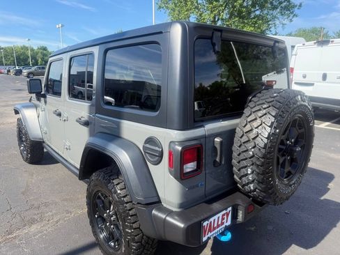 Used 2023 Jeep Wrangler Unlimited w/ Cold Weather Group AWD/4WD image 5