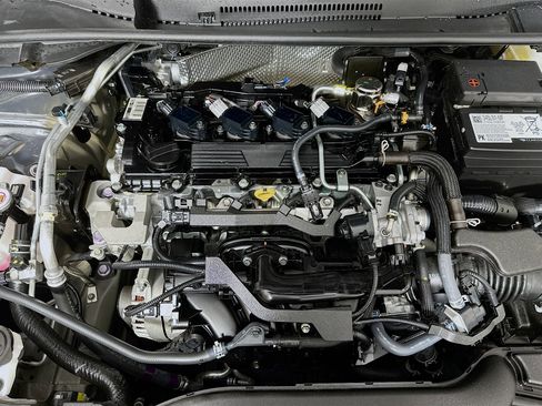 Used 2025 Toyota Corolla LE image 31