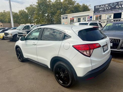 Used 2016 Honda HR-V EX image 4