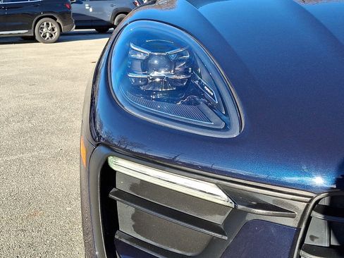 Used 2022 Porsche Macan image 9