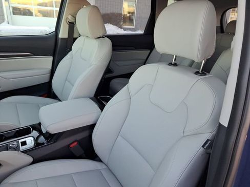New 2025 Kia Telluride S image 5