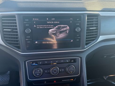 Used 2021 Volkswagen Atlas SE w/ Panoramic Sunroof Package image 12