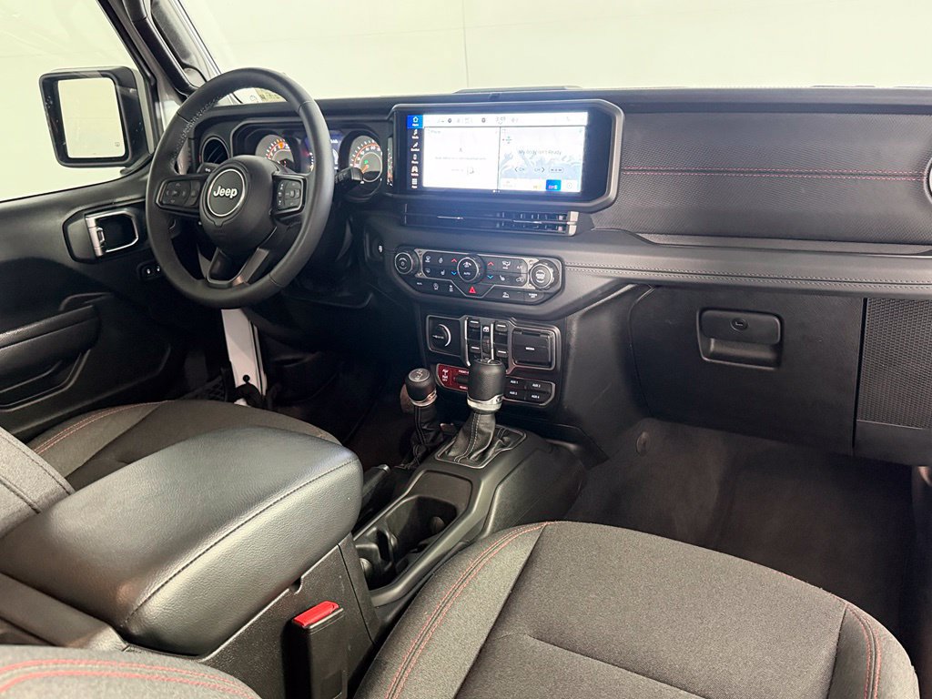 Used 2025 Jeep Wrangler Unlimited Rubicon w/ Convenience Group AWD/4WD image 16