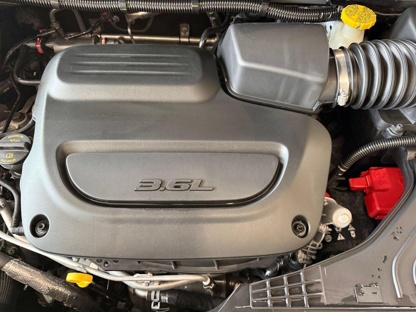 Used 2025 Chrysler Pacifica Limited FWD image 46