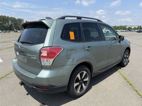 Used 2017 Subaru Forester 2.5i Premium AWD/4WD image 3