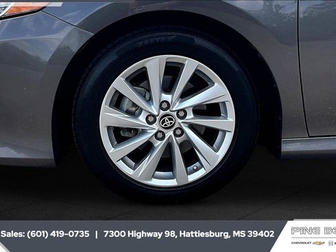 Used 2023 Toyota Camry LE image 7