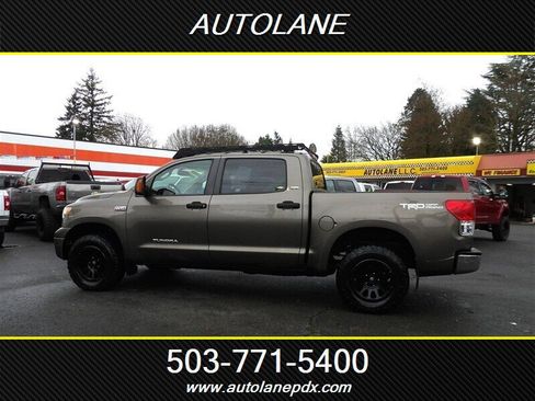 Used 2012 Toyota Tundra 4x4 CrewMax image 2