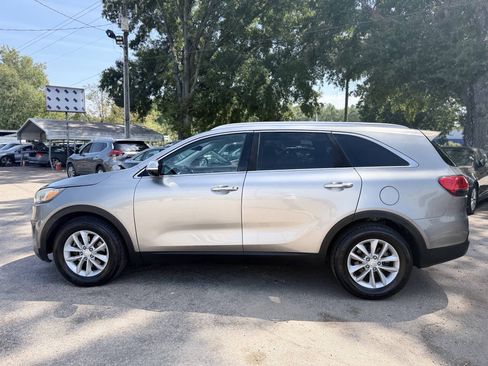 Used 2017 Kia Sorento LX FWD image 7