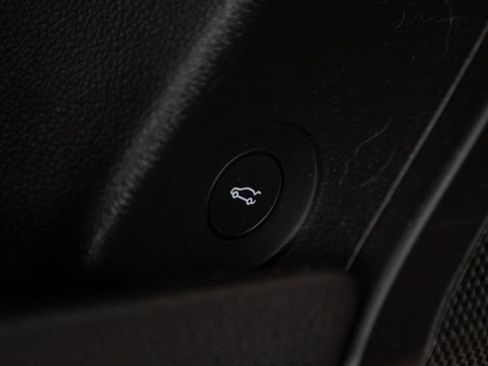 Used 2017 Cadillac XTS Luxury image 25