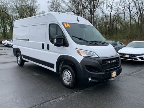 Used 2024 RAM ProMaster 2500 w/ Convenience Group FWD image 7