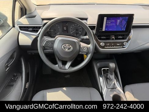 Used 2025 Toyota Corolla LE FWD image 12