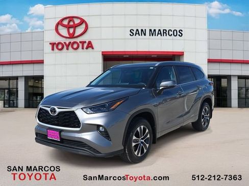 New 2026 Toyota Highlander XLE image 1