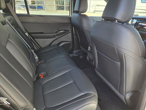 New 2026 Jeep Cherokee Limited image 30