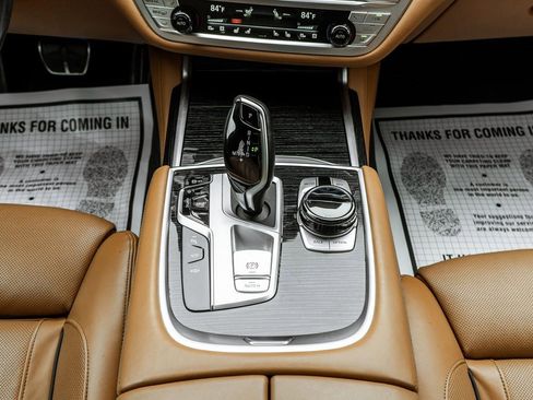 Used 2022 BMW 750i xDrive w/ Executive Package image 13