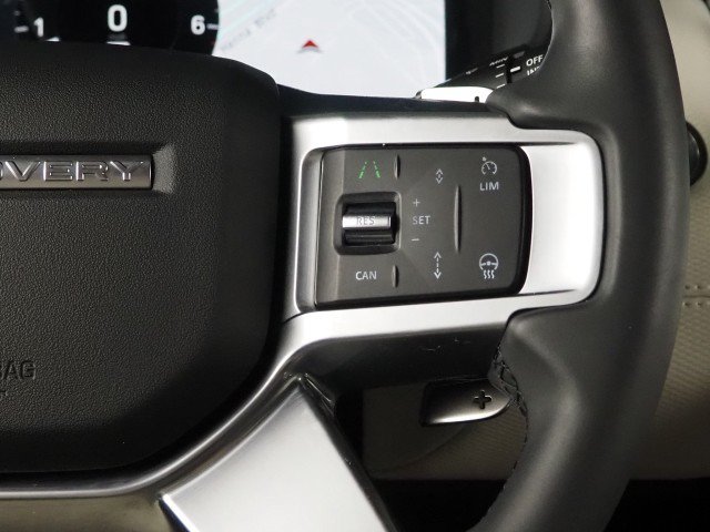 Used 2024 Land Rover Discovery Dynamic SE AWD/4WD image 22