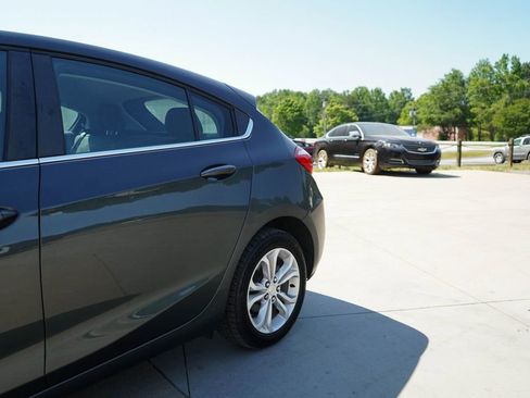 Used 2019 Chevrolet Cruze LT FWD image 20