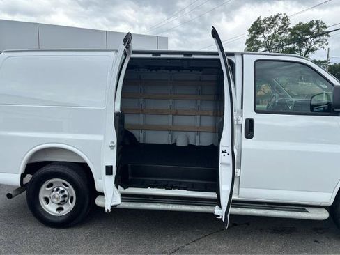 Used 2025 Chevrolet Express 2500 w/ Driver Convenience Package RWD image 13