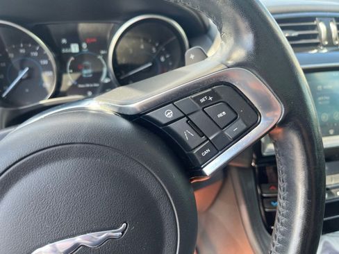 Used 2019 Jaguar F-PACE Prestige AWD/4WD image 12