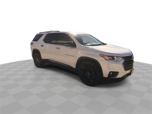 Used 2021 Chevrolet Traverse Premier w/ Redline Edition image 2