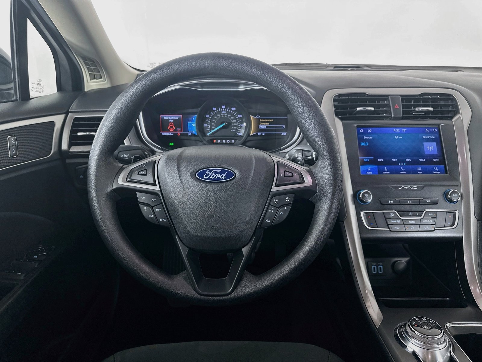 Used 2019 Ford Fusion SE FWD image 15