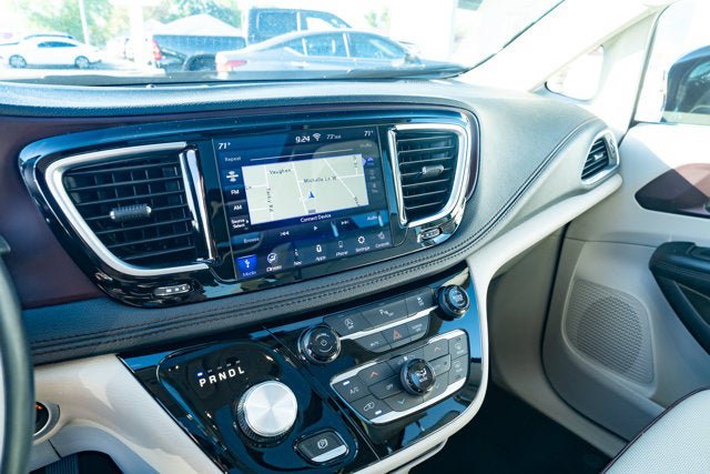 Used 2020 Chrysler Pacifica Limited FWD image 20