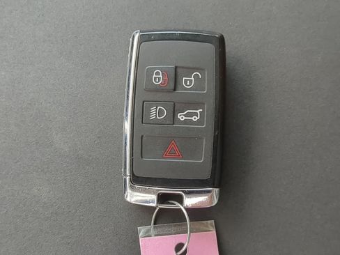 Used 2025 Land Rover Discovery S AWD/4WD image 36