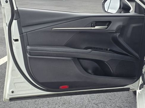 Used 2025 Toyota Camry SE FWD image 14