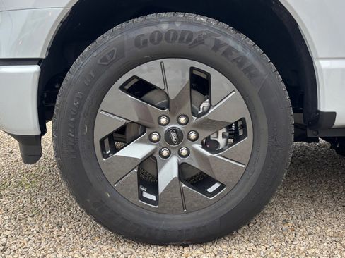 New 2025 Ford F150 Lightning Flash image 31