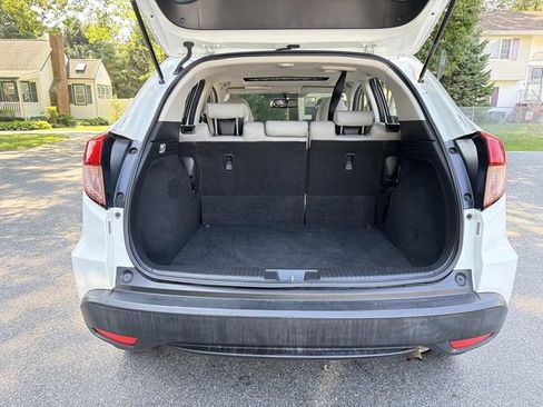 Used 2018 Honda HR-V EX-L image 11