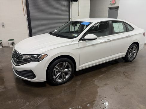 Certified 2023 Volkswagen Jetta SE FWD image 6