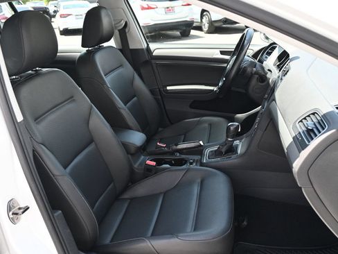 Used 2016 Volkswagen Golf S FWD image 19