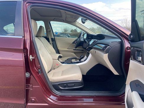 Used 2017 Honda Accord EX-L image 27