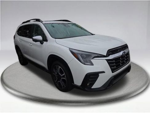 Used 2023 Subaru Ascent Limited w/ Technology Package image 3