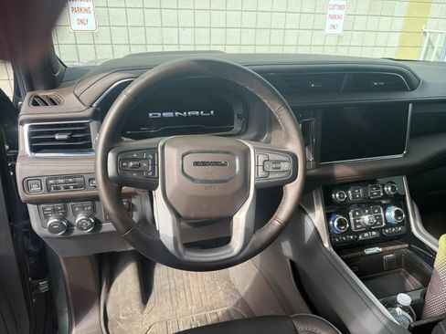 Used 2023 GMC Yukon Denali w/ LPO, Floor Liner Package AWD/4WD image 7