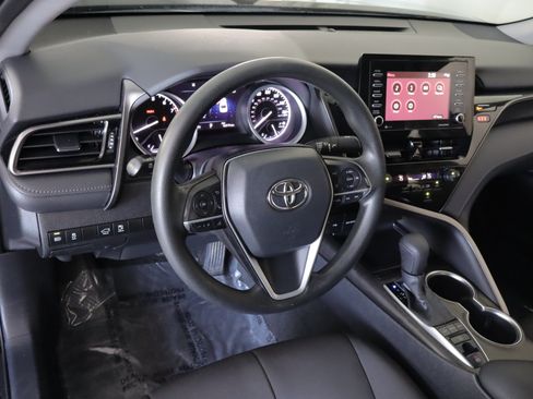 Used 2022 Toyota Camry LE AWD/4WD image 9