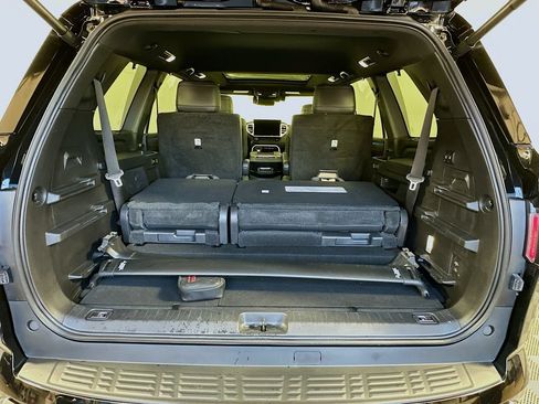 Used 2024 Toyota Sequoia Platinum AWD/4WD image 27