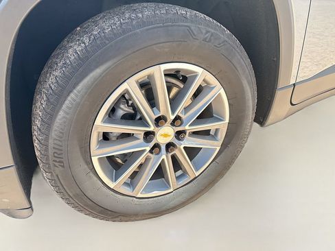 Used 2023 Chevrolet Traverse LT w/ LPO, Floor Liner Package AWD/4WD image 31