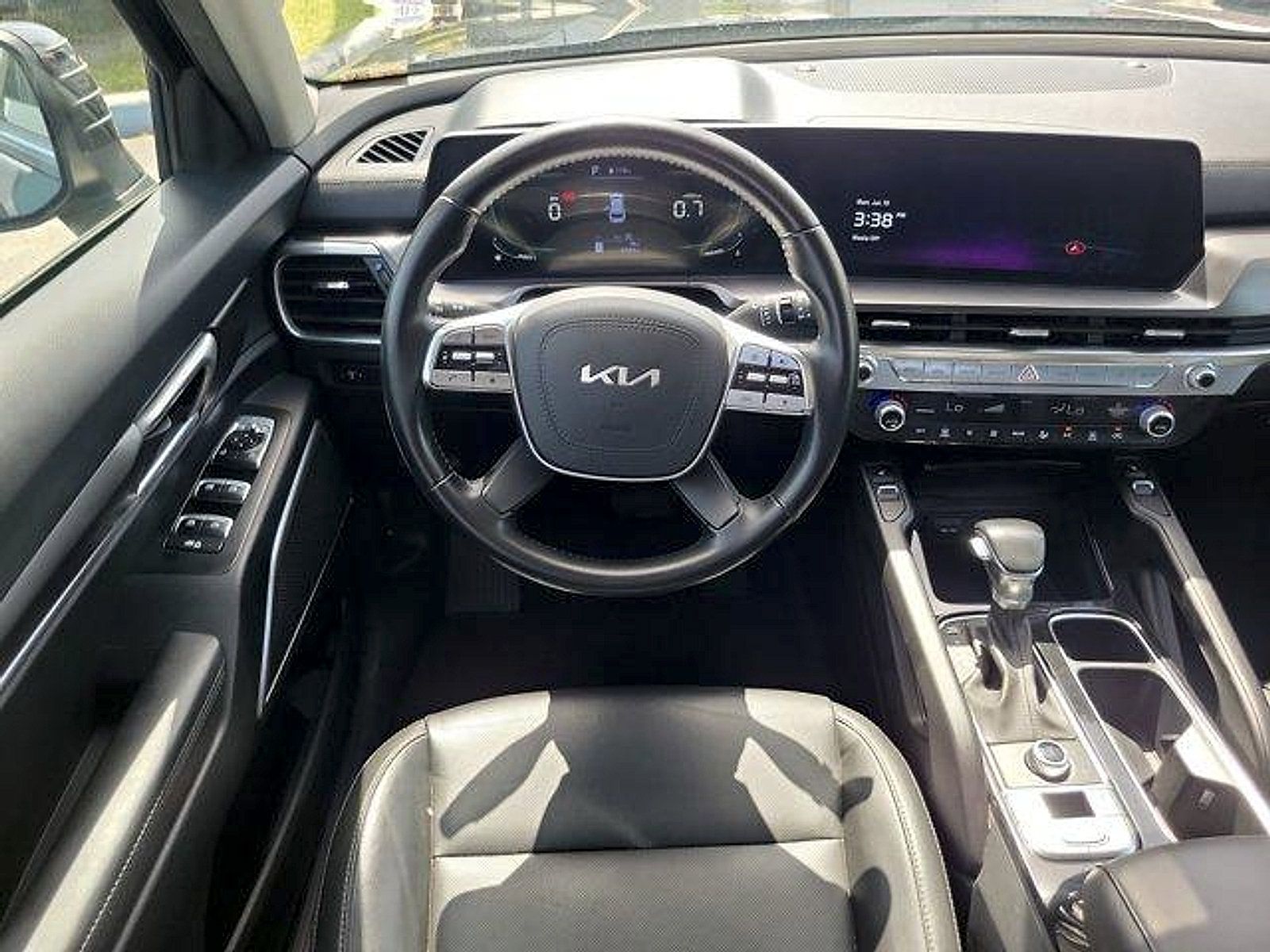 Used 2023 Kia Telluride S AWD/4WD image 12