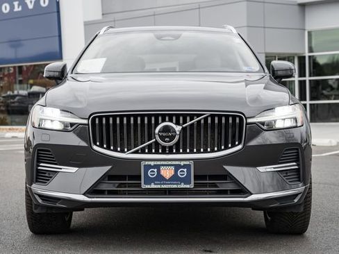 Used 2022 Volvo XC60 T8 Inscription w/ Advanced Package image 2