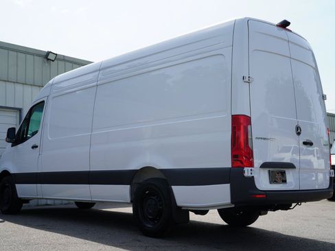 Used 2025 Mercedes-Benz Sprinter 2500 image 7